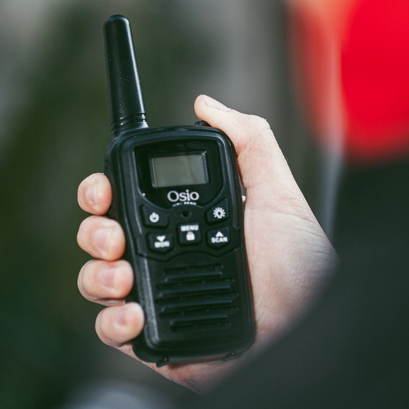 Osio OPM-1050 Mαύρο Επαναφορτιζόμενο PMR Walkie Talkie με φακό και καλώδιο 8 km – 0.5W - Image 13